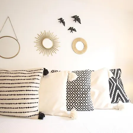 Chic Urban Retreat At Downtown With Balcony & Views, 5th-floor No Lift * Lisboa