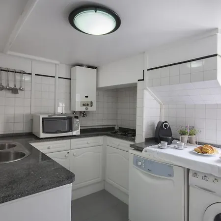 Chic Urban Retreat At Downtown With Balcony & Views, 5th-floor No Lift * Lisboa